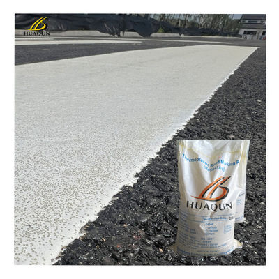 comprar Pintura de marcação de estradas em termoplástico branco altamente refletor com 15% de contas de vidro pré-misturadas para marcação de linhas de estrada Fabricação em linha