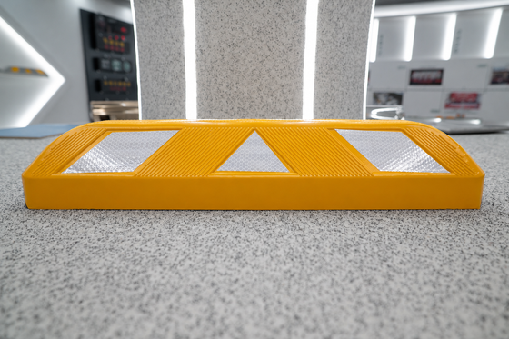 Comprar Bloco de estacionamento de borracha durável para superfícies de asfalto e concreto Fabricação em linha
