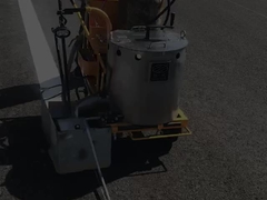 Tinta refletora termoplástica de marcação de estradas