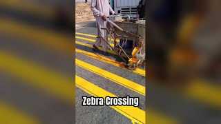 Remodelação da passadeira de zebra no Paquistão | Tinta termoplástica amarela para marcação rodoviária